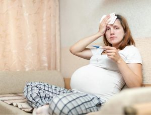 Mẹo dân gian hạ sốt cho bà bầu mà không cần dùng đến thuốc.